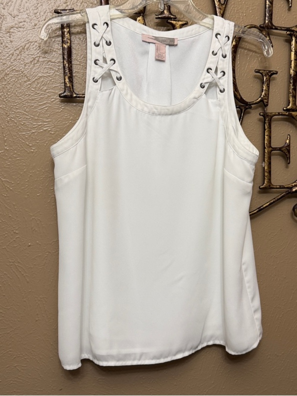XXI White Sleeveless Blouse Size Large Lace-Up Shoulder Design